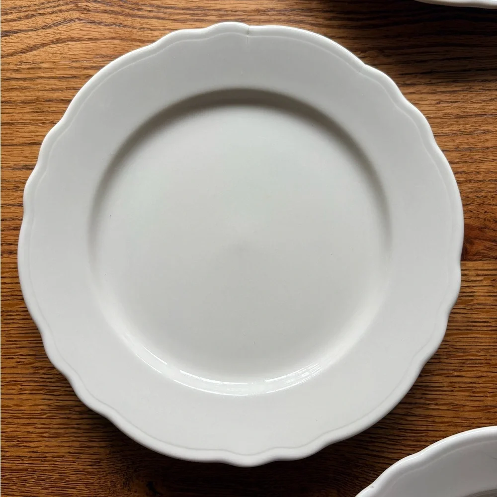 Homer Laughlin Best Restaurant ware set of 4 white scalloped plates ~9 inches